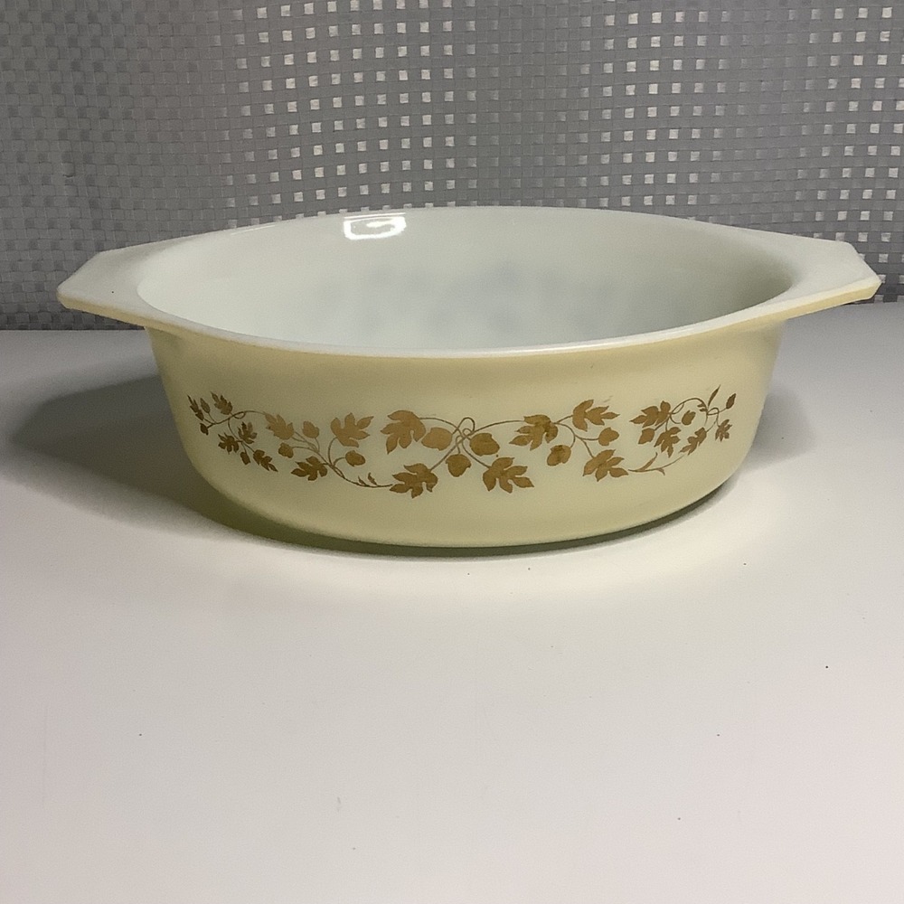 VTG Pyrex 043 Gold Leaf Acorn On Cream Oval Casserole Baking Dish 1.5 Qt No Lid